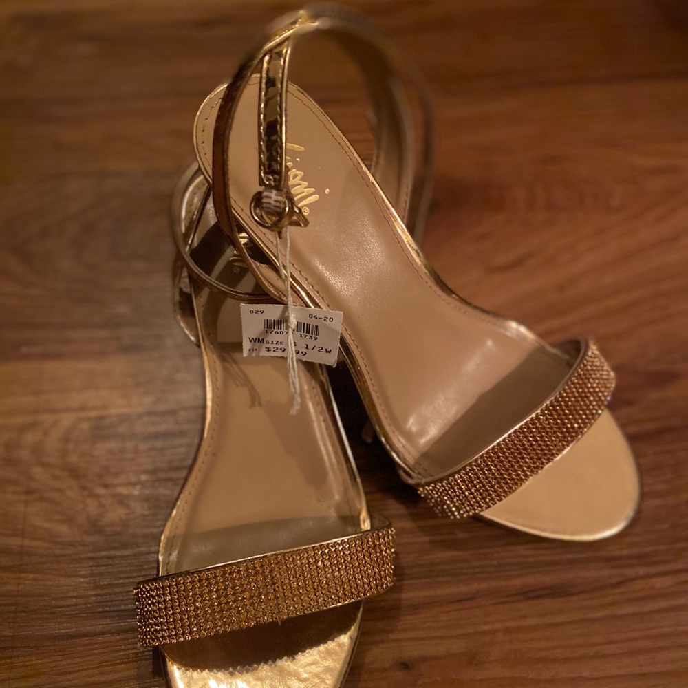 Heels - Picture 3 of 7